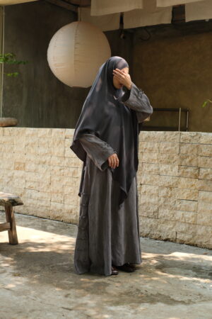 Cupro Wood Grain Grey Hareer Yu Abaya (حرير 玉) - Grey