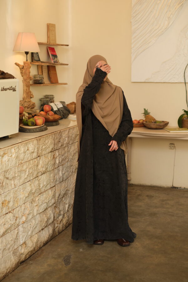 Rauha Kashgar (روحا 喀什) - Black