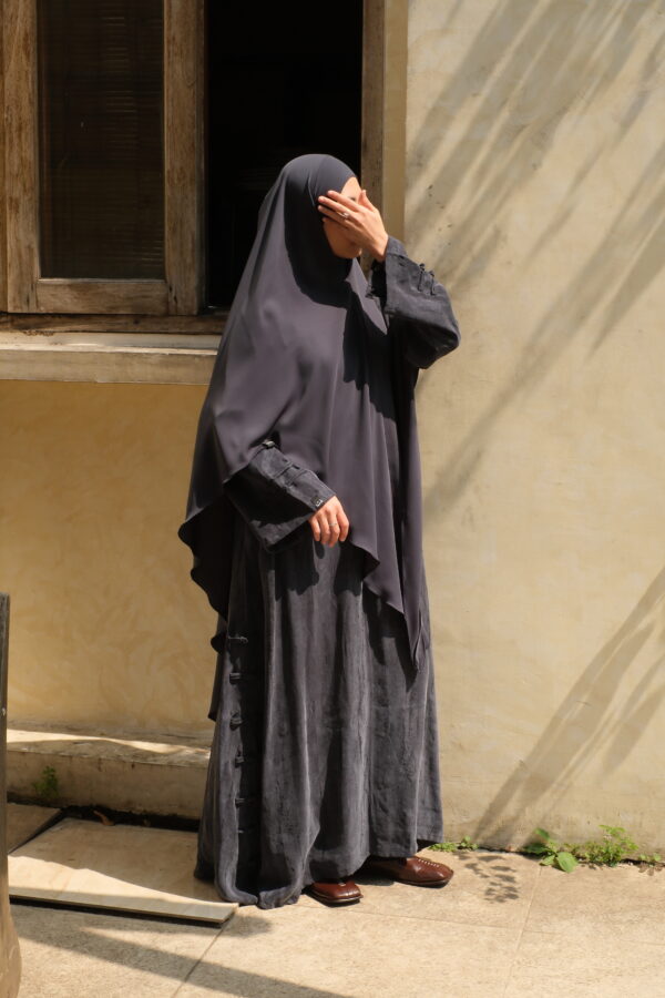 DSCF1567 Hareer Yu Abaya (حرير 玉) - Navy