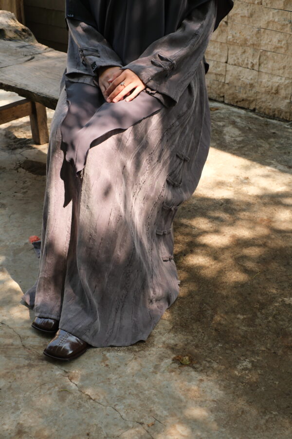 DSCF1985 Hareer Yu Abaya (حرير 玉) - Grey