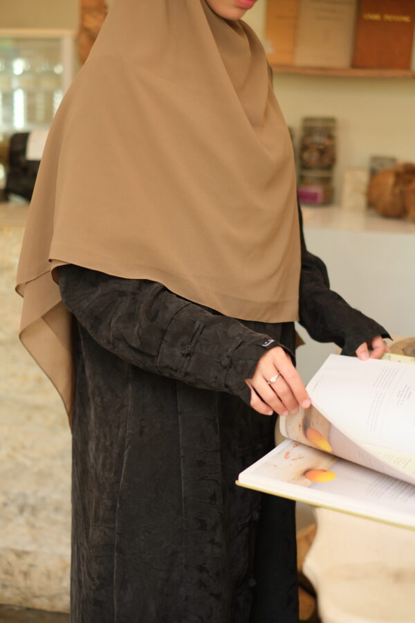 Rauha Kashgar (روحا 喀什) - Black