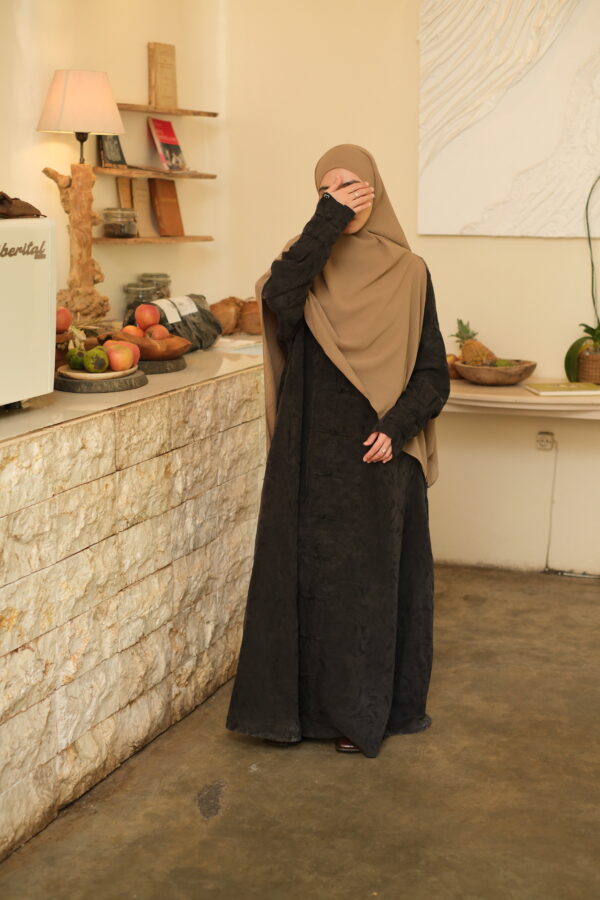 Rauha Kashgar (روحا 喀什) - Black
