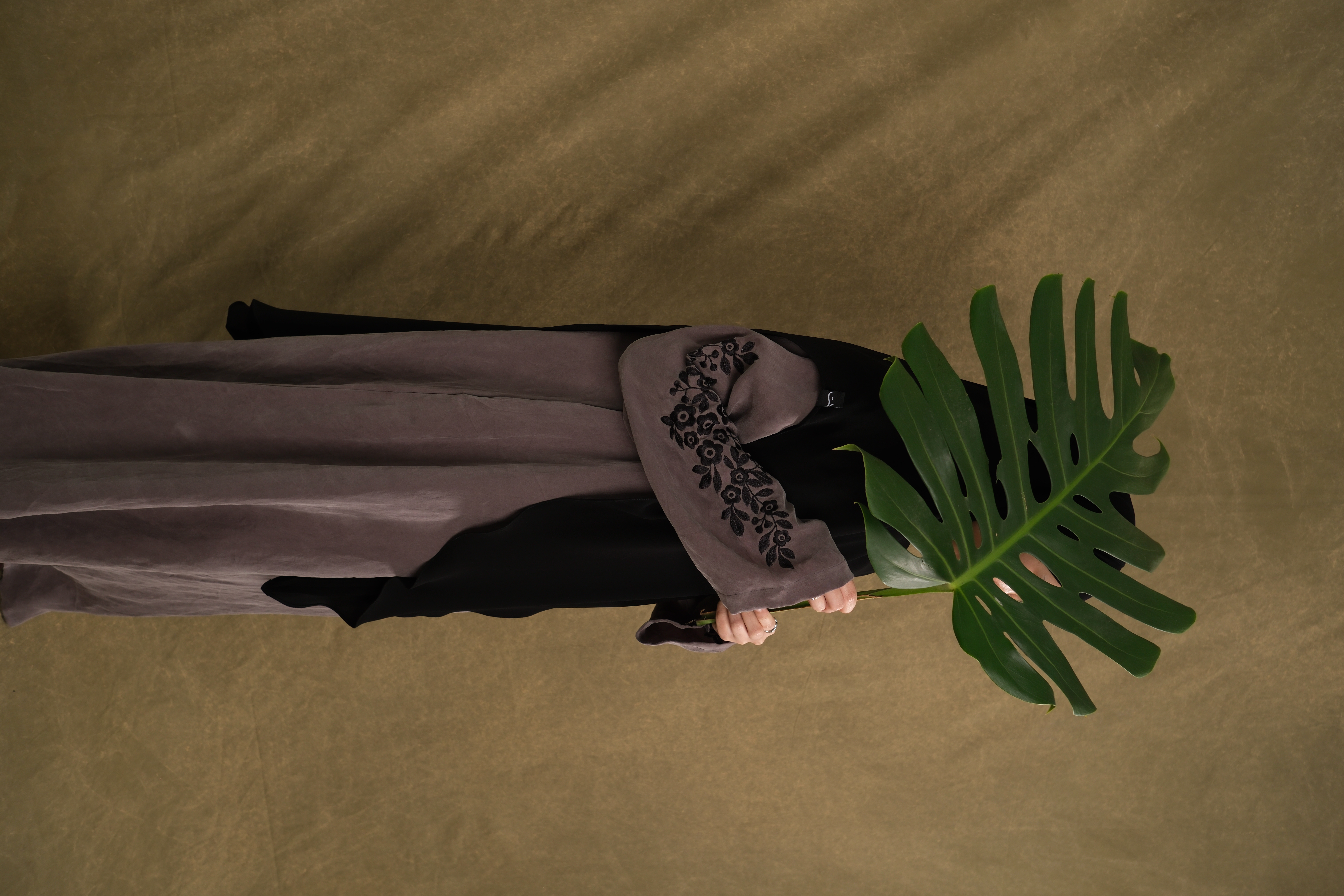 Feray Abaya - Metallic Fir